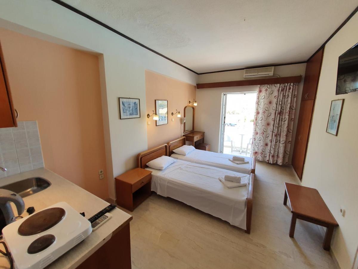 Vivian Hotel Laganas Buitenkant foto